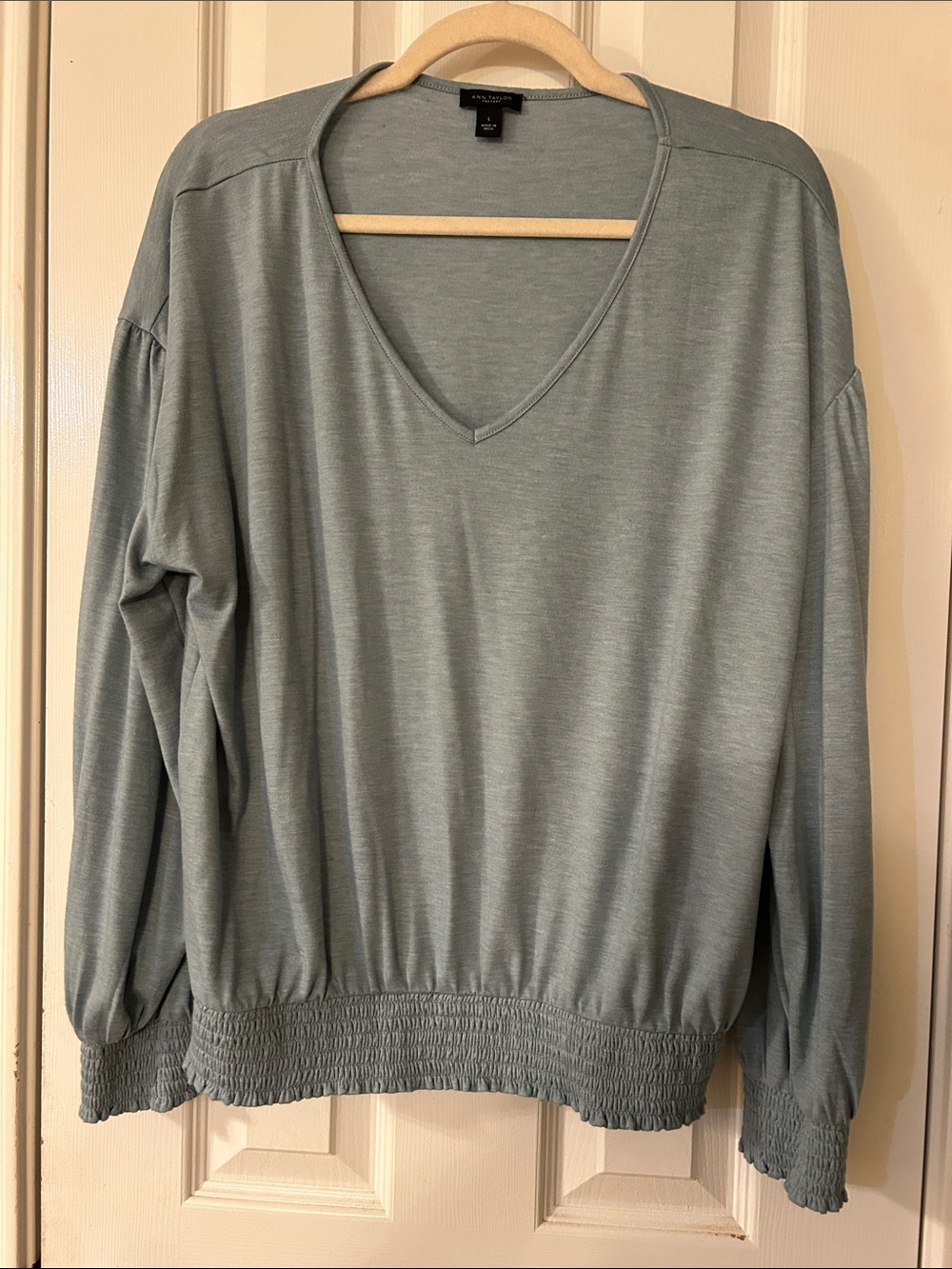 Ann Taylor Light Sage Green V-Neck Long Sleeve Sweater